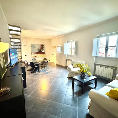 Pitti With A View Apartment