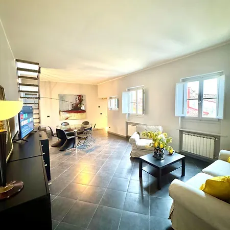 A Terrace In Oltrarno 佛罗伦萨