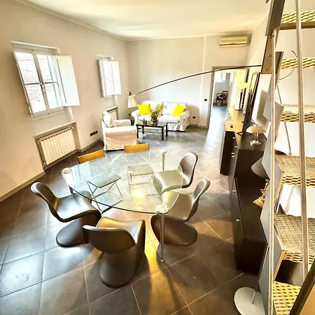 A Terrace In Oltrarno Apartamento